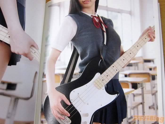 乳间飞行妄想肆虐「π-Girls」写真发售 乳沟 写真集 和邪社