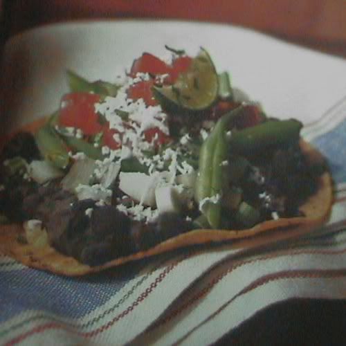 tostadas de frijol y vegetales