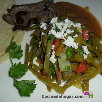 ensalada de nopales-cactus salad