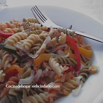 Ensalada arcoíris de pasta Rotini