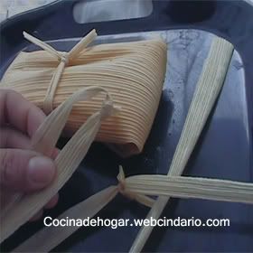 tamales mexicanos de rajas con queso