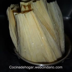 tamales mexicanos de rajas con queso