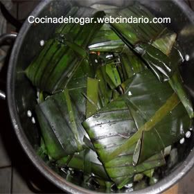 tamales mexicanos en hoja de plátano
