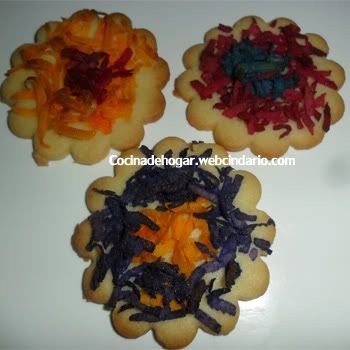 cómo decorar postres con coco rallado de colores