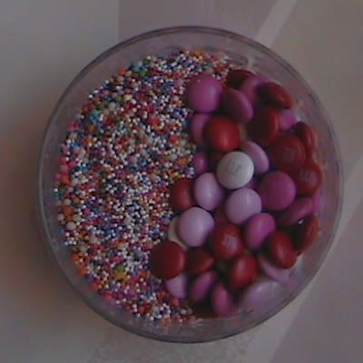 lunetas y grageas de colores para decorar postres