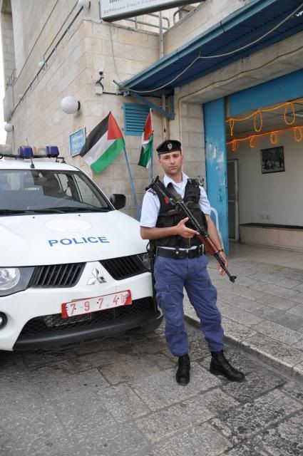 Люди в форме  (фото)