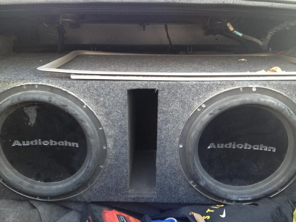 Audiobahn Aw1200V