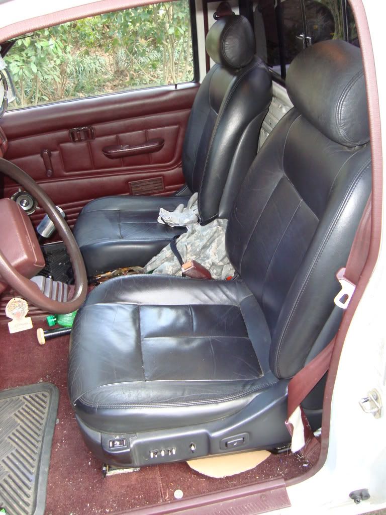 Nissan d21 bucket seats