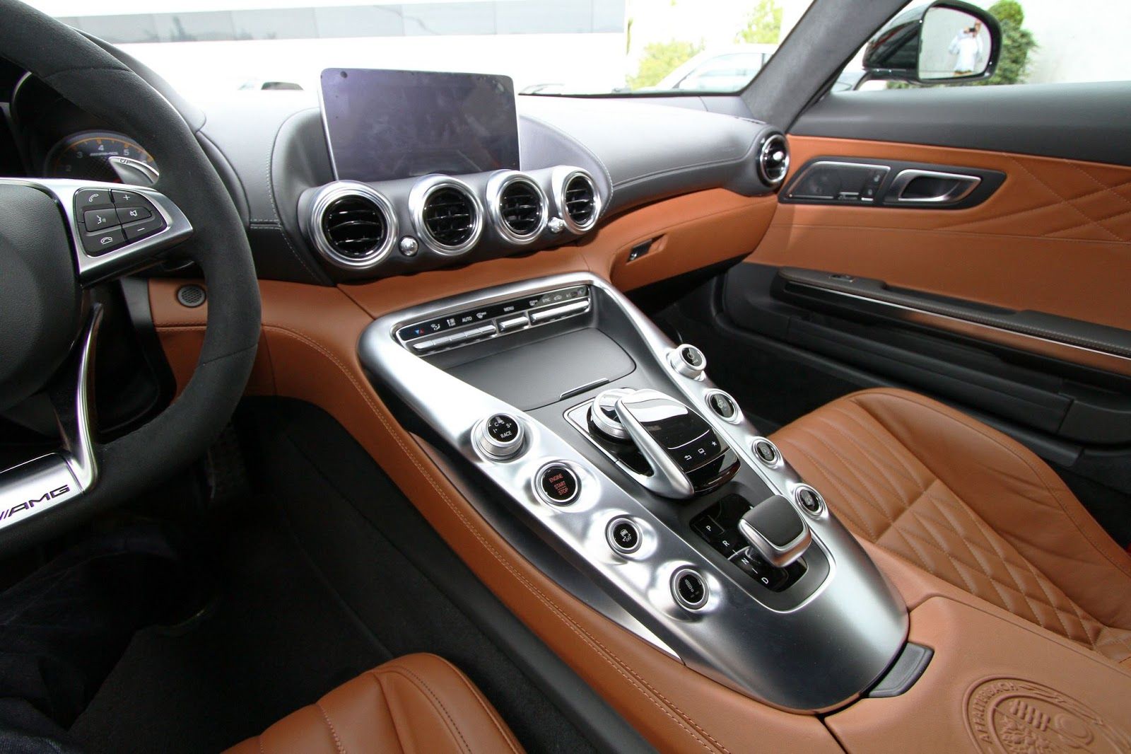 Black-Mercedes-AMG-GT-interior_zpsff282444.jpg